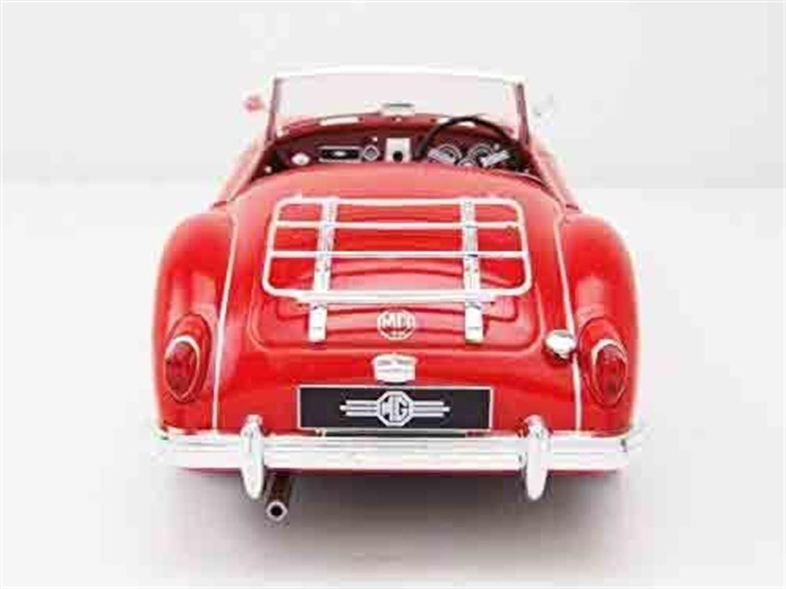 Triple9 Collection 1800160 1/18 Ölçek, 1957 MGA MK I A1500, Open Convertible, Kırmızı, Sergilemeye Hazır Metal Araba Modeli