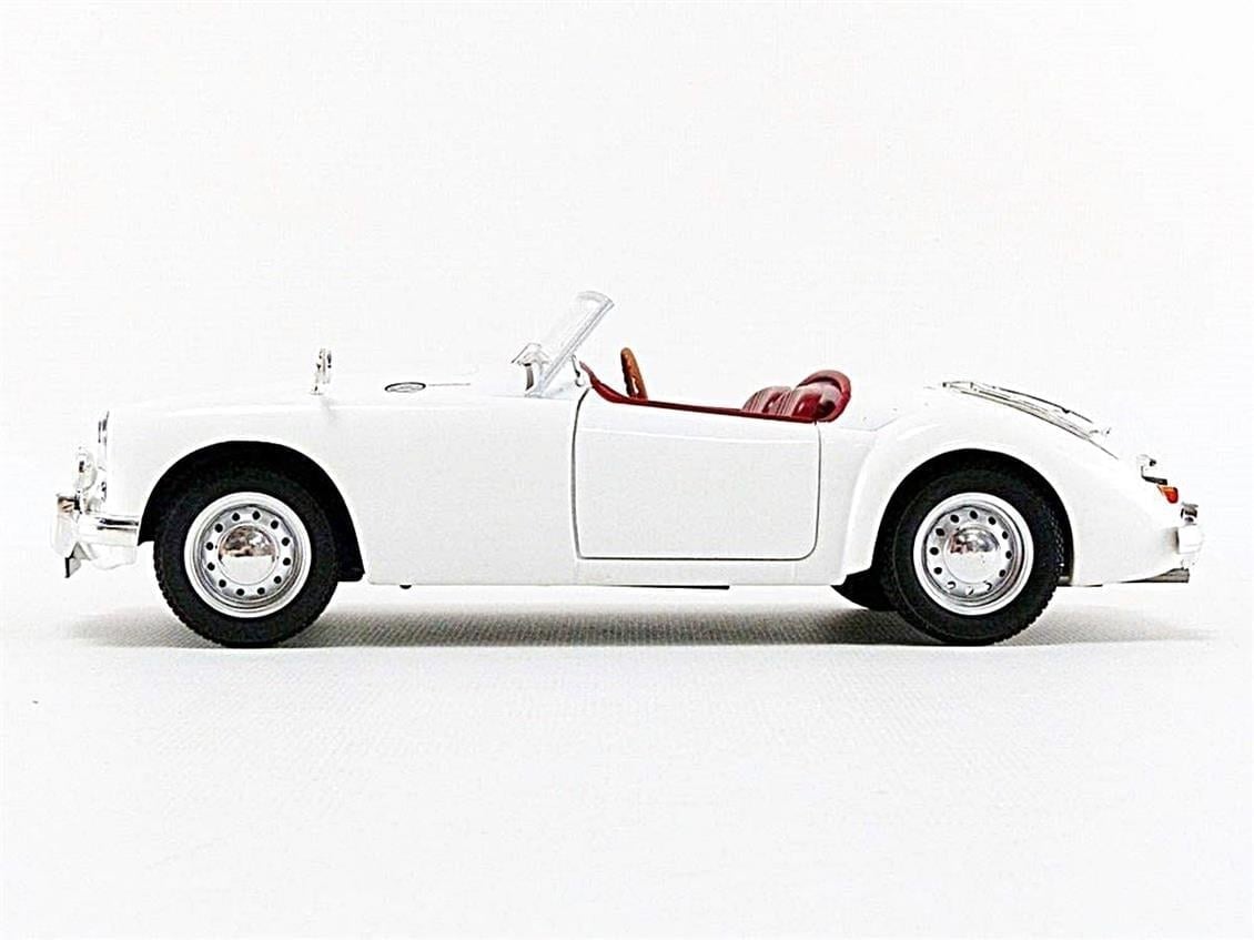 Triple9 Collection 1800164 1/18 Ölçek, 1961 MGA MK II A1600 ,Open Convertible, Beyaz, Sergilemeye Hazır Metal Araba Modeli