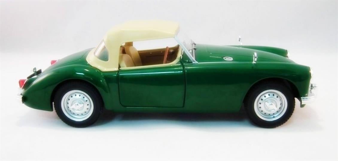 Triple9 Collection 1800165 1/18 Ölçek, 1959 MGA MK I Twin Cam, Yeşil, Sergilemeye Hazır Metal Araba Modeli