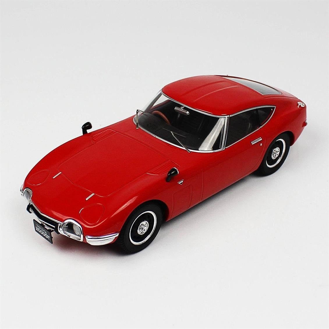 Triple9 Collection 1800184 1/18 Ölçek, 1967 Toyota 2000 GT, Kırmızı, Sergilemeye Hazır Metal Araba Modeli