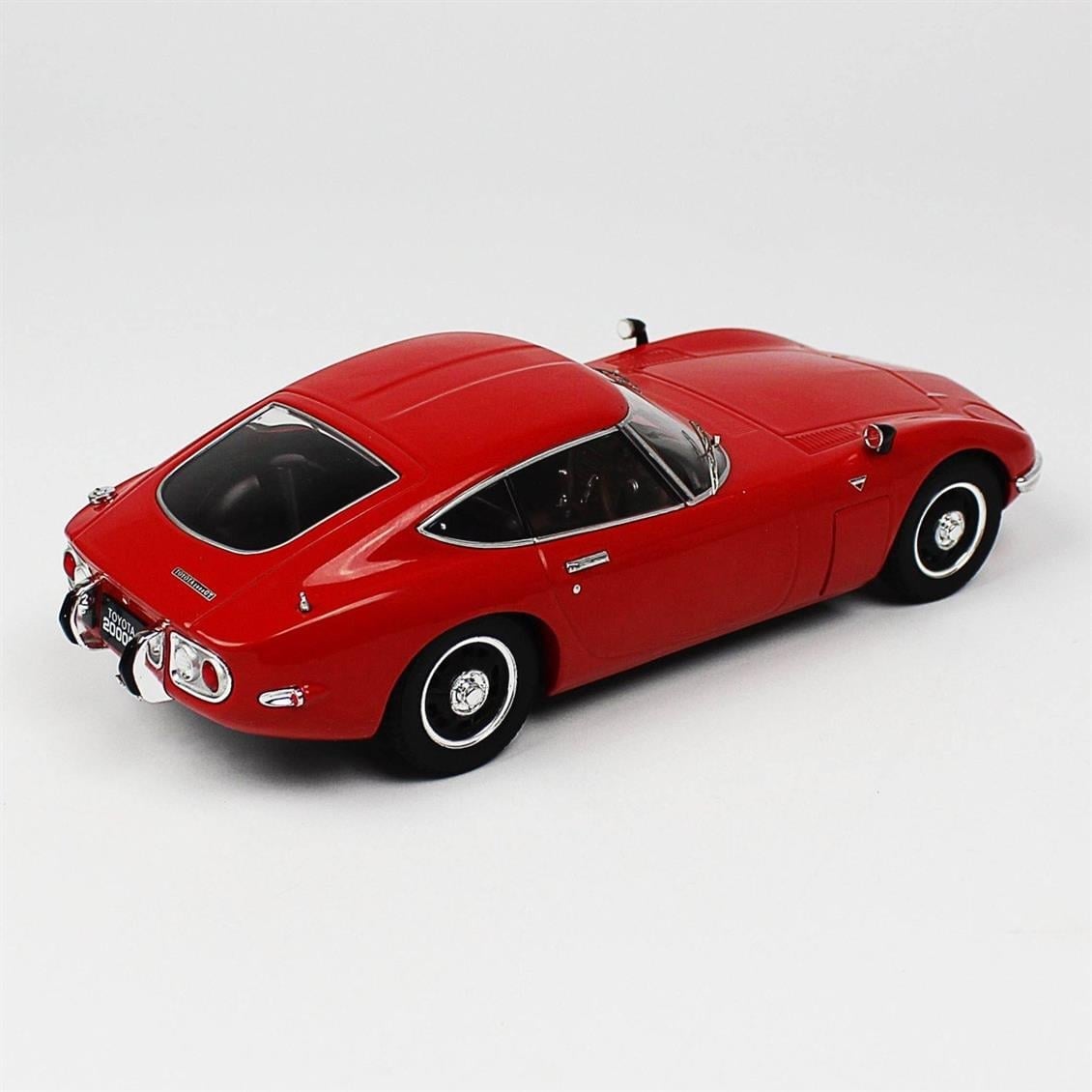 Triple9 Collection 1800184 1/18 Ölçek, 1967 Toyota 2000 GT, Kırmızı, Sergilemeye Hazır Metal Araba Modeli