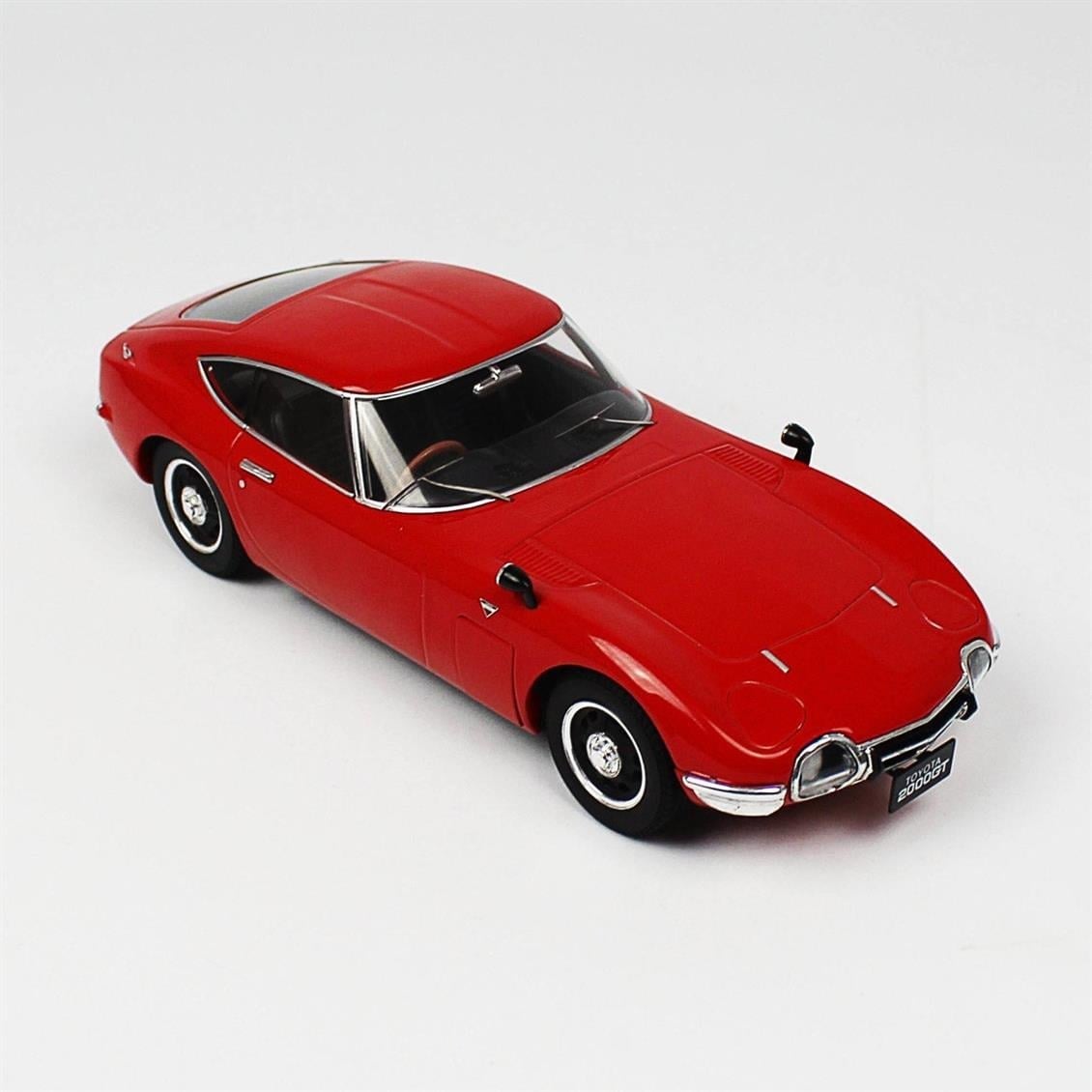 Triple9 Collection 1800184 1/18 Ölçek, 1967 Toyota 2000 GT, Kırmızı, Sergilemeye Hazır Metal Araba Modeli