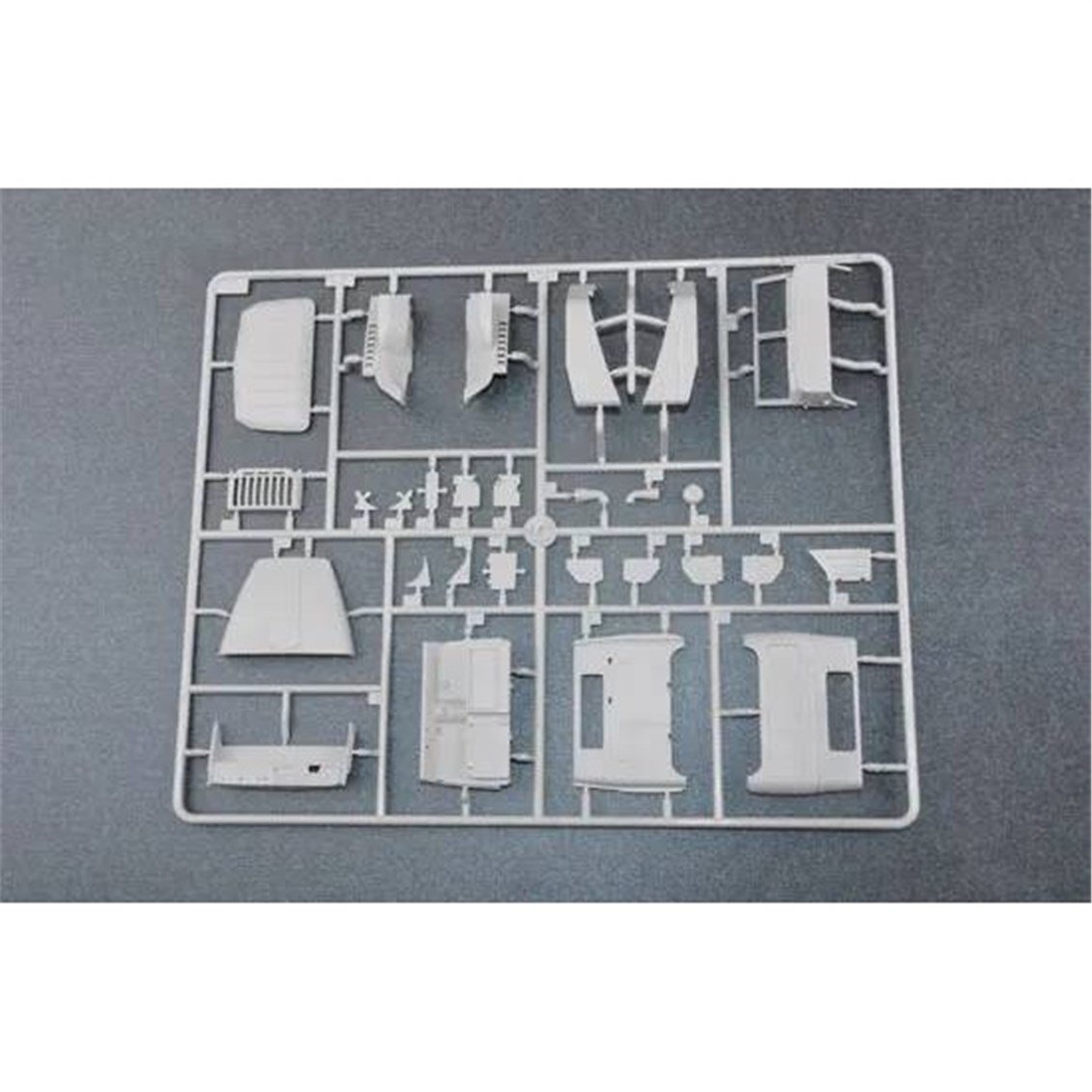 Trumpeter 01014 1/35 Ölçek, Russian BM-21 HAIL MRL, Çok Namlulu Roketatar Plastik Model Kiti