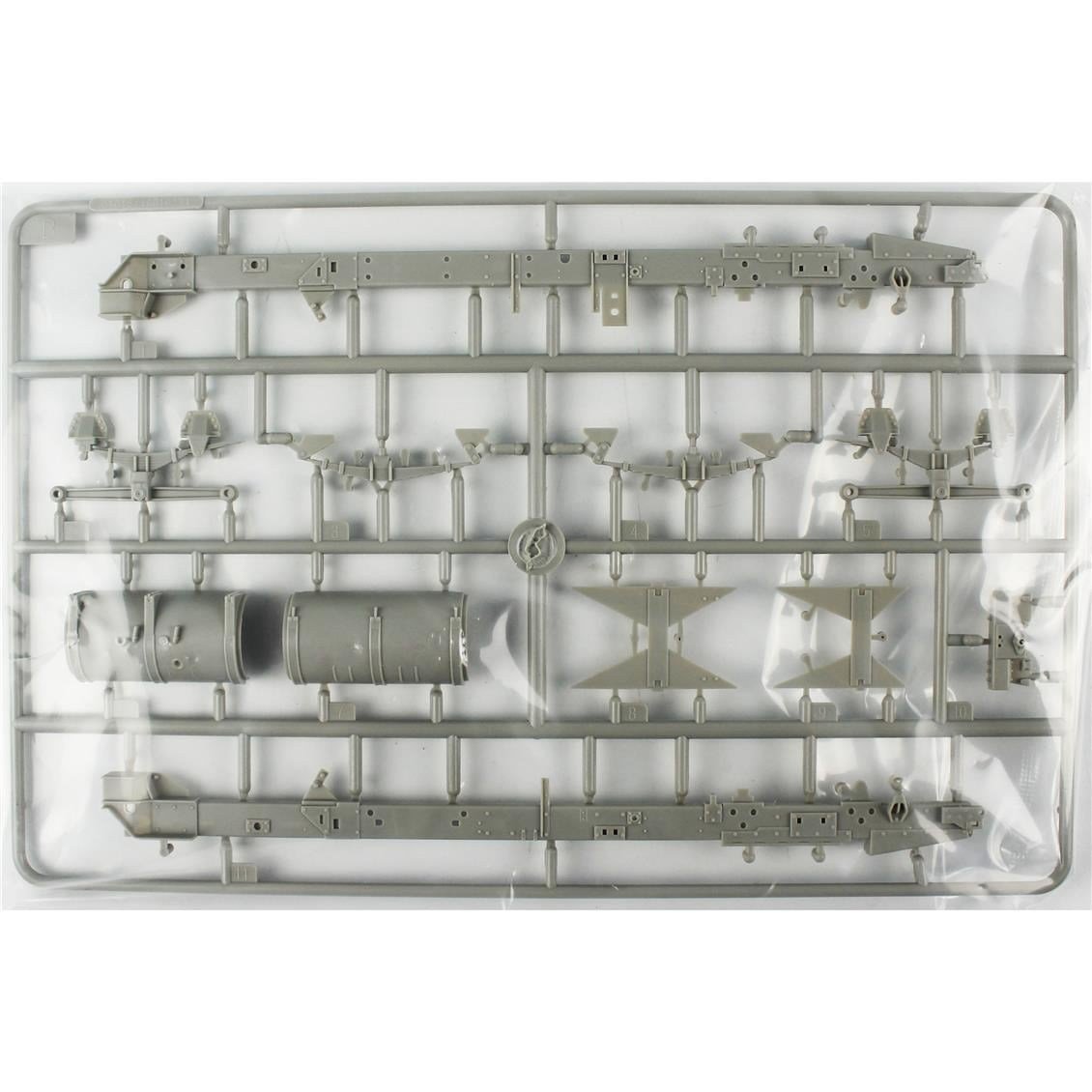 Trumpeter 01015 1/35 Ölçek, M915 Çekici ve M872 Düz Tabanlı Dorse ile 40'lık Konteyner Plastik Model Kiti