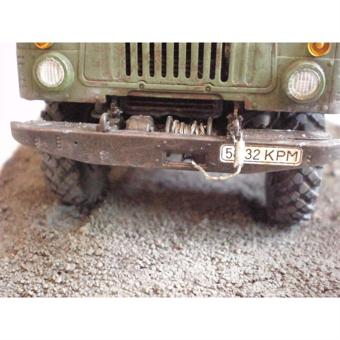 Trumpeter 01016 1/35 Ölçek, Russian GAZ-66 Hafif Askeri Kamyon Plastik Model Kiti