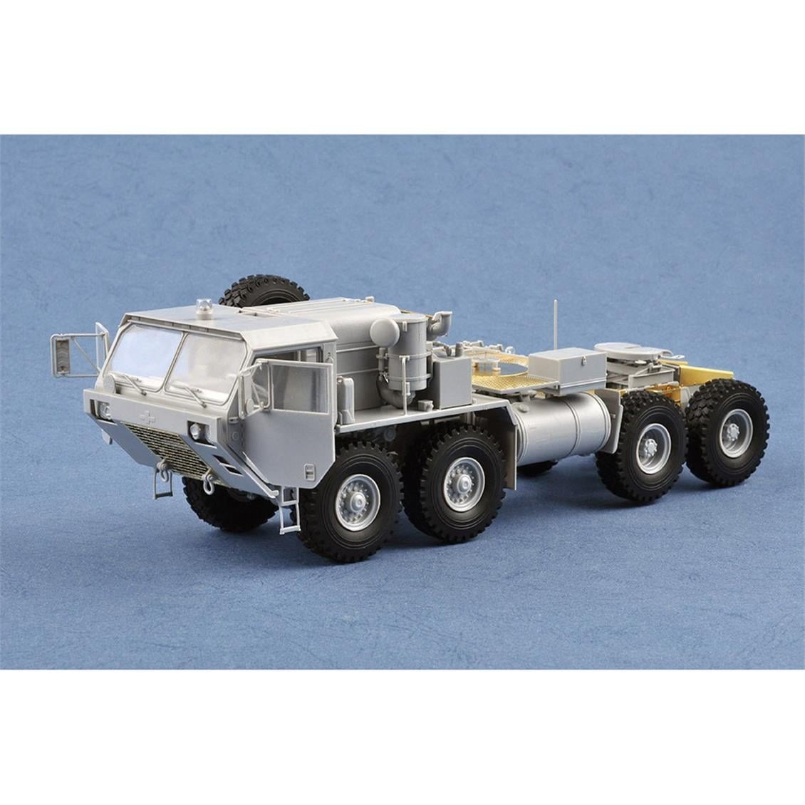 Trumpeter 01021 1/35 Ölçek, HEMTT M983 Askeri Çekici Plastik Model Kiti