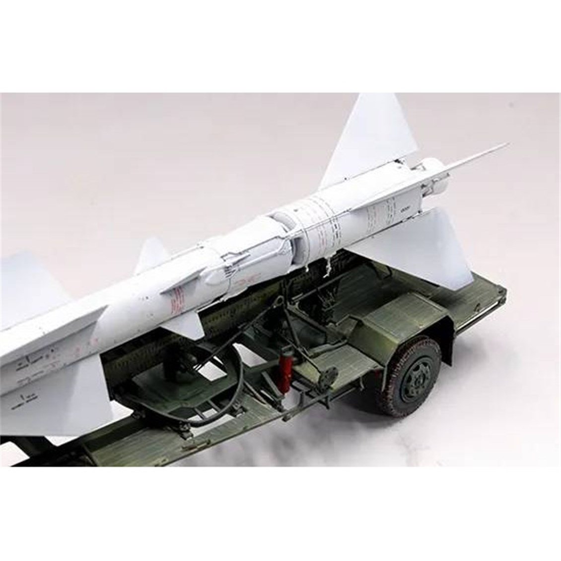 Trumpeter 01033 1/35 Ölçek, Russian Zil-131V towed PR-11 SA-2 Guideline, Çekici Kamyon+Römork+Füze Plastik Model Kiti