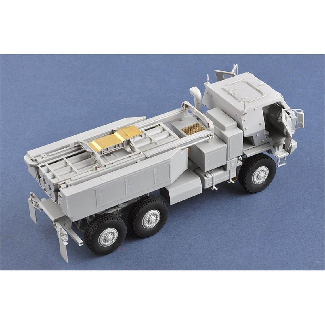 Trumpeter 01041 1/35 Ölçek, M142  (HIMARS), Çok Namlulu Roketatar Sistemi, Plastik Model Kiti