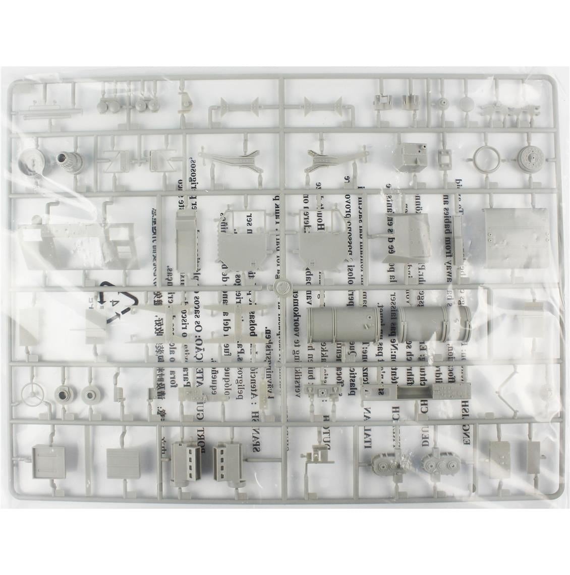 Trumpeter 01055 1/35 Ölçek, M983A2 HEMTT Çekici ve  M870A1 Dorse, Plastik Model Kiti