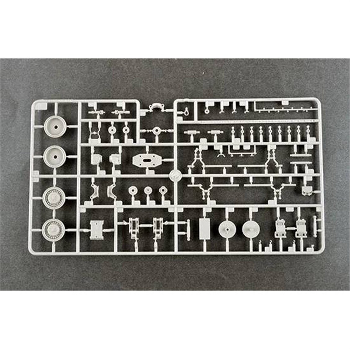 Trumpeter 01057 1/35Ölçek, 40N6 of 51P6A TEL, S-400 Füze Sistemi, Plastik Model Kiti
