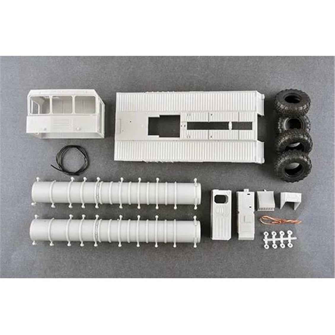 Trumpeter 01057 1/35Ölçek, 40N6 of 51P6A TEL, S-400 Füze Sistemi, Plastik Model Kiti