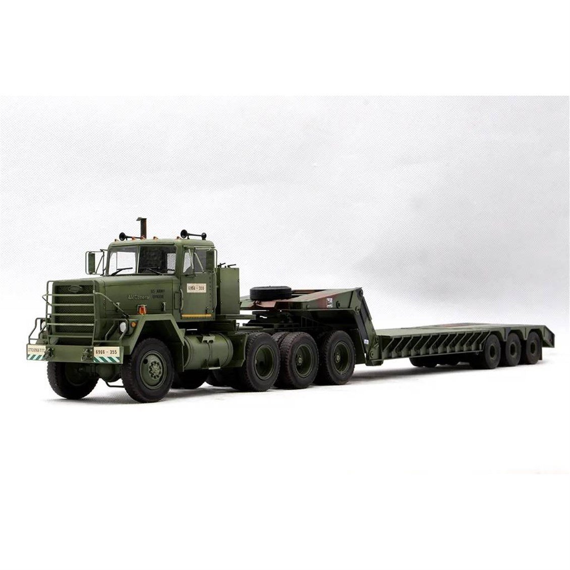 Trumpeter 01078 1/35 Ölçek, M920 Ağır Hizmet Çekici ve M870A1 Yarı Römorku, Plastik Model Kiti