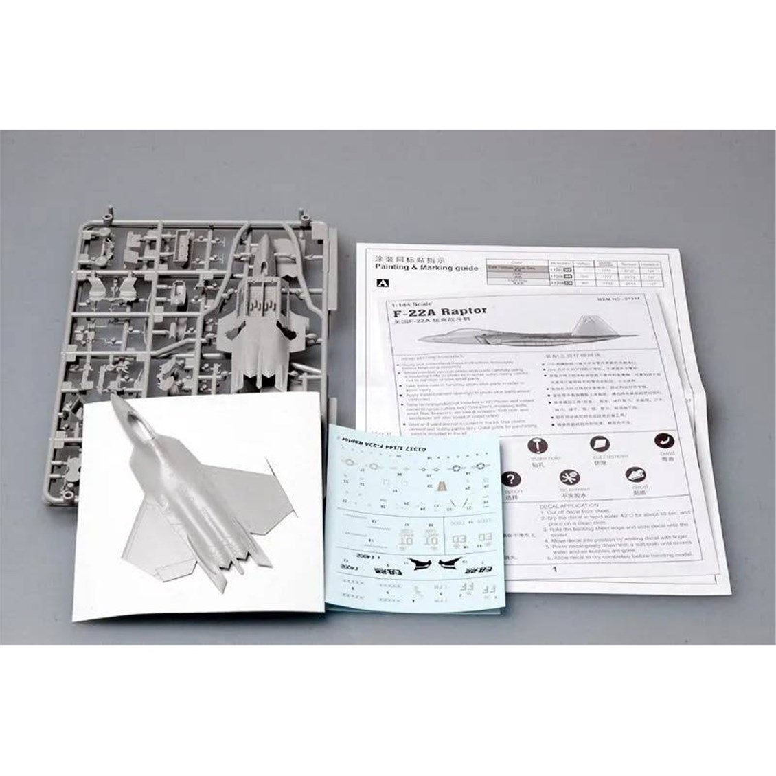 Trumpeter 01317 1/144 Ölçek, F-22A Raptor, Savaş Uçağı Plastik Model Kiti