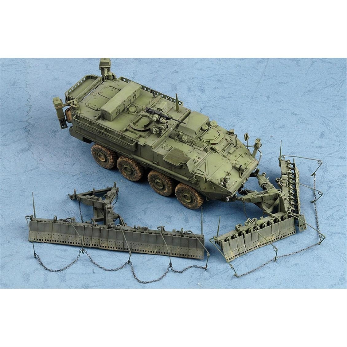 Trumpeter 01575 1/35 Ölçek, M1132 Stryker Mühendis Ekibi Aracı ve SMP-Mayın Pulluğu, Plastik Model Kiti