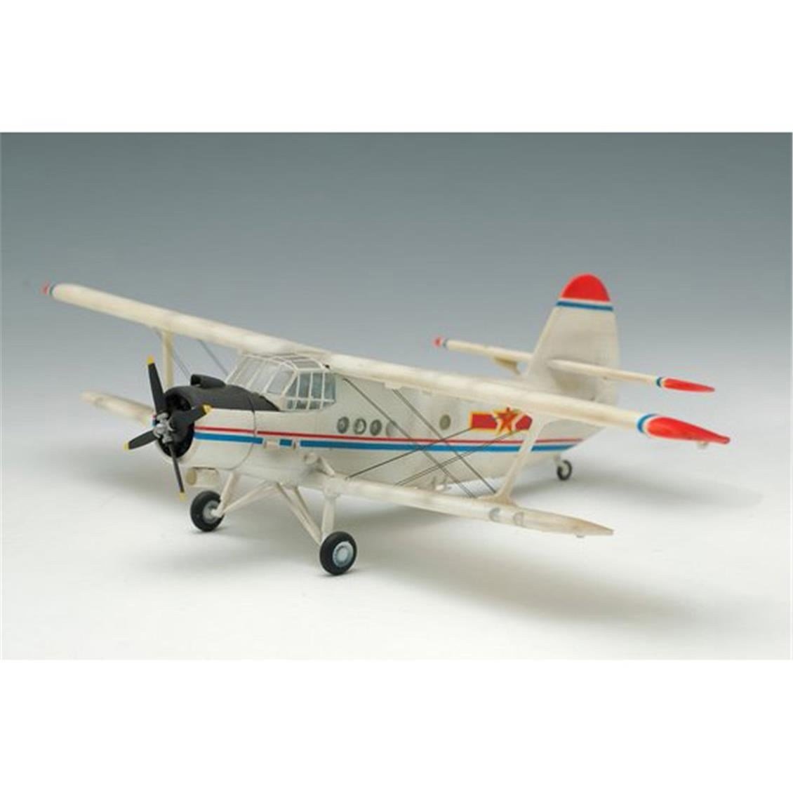 Trumpeter 01602 1/72 Ölçek, Antonov An-2 Colt / CHN Y-5, Çok Amaçlı Uçak, Plastik Model Kiti