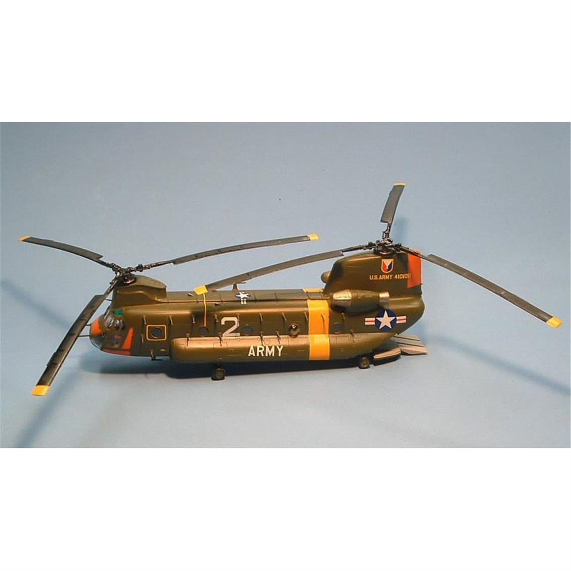 Trumpeter 01621 1/72 Ölçek, CH-47A Chinook Orta Sınıf HeliKopter, Plastik Model Kiti