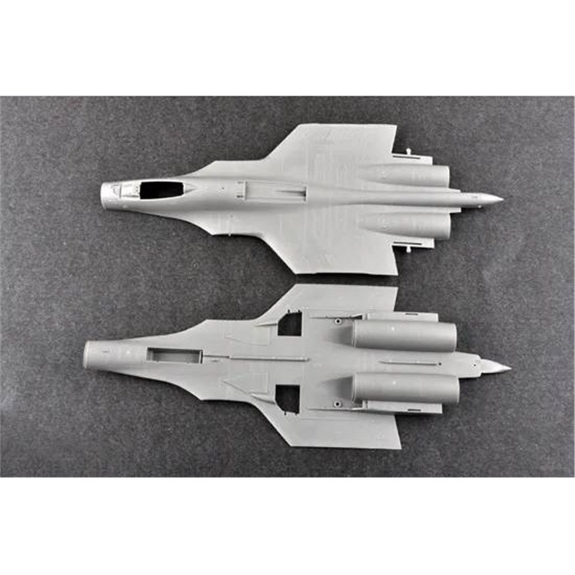 Trumpeter 01668 1/72 Ölçek, Chinese J-15, Savaş Uçağı Plastik Model Kiti