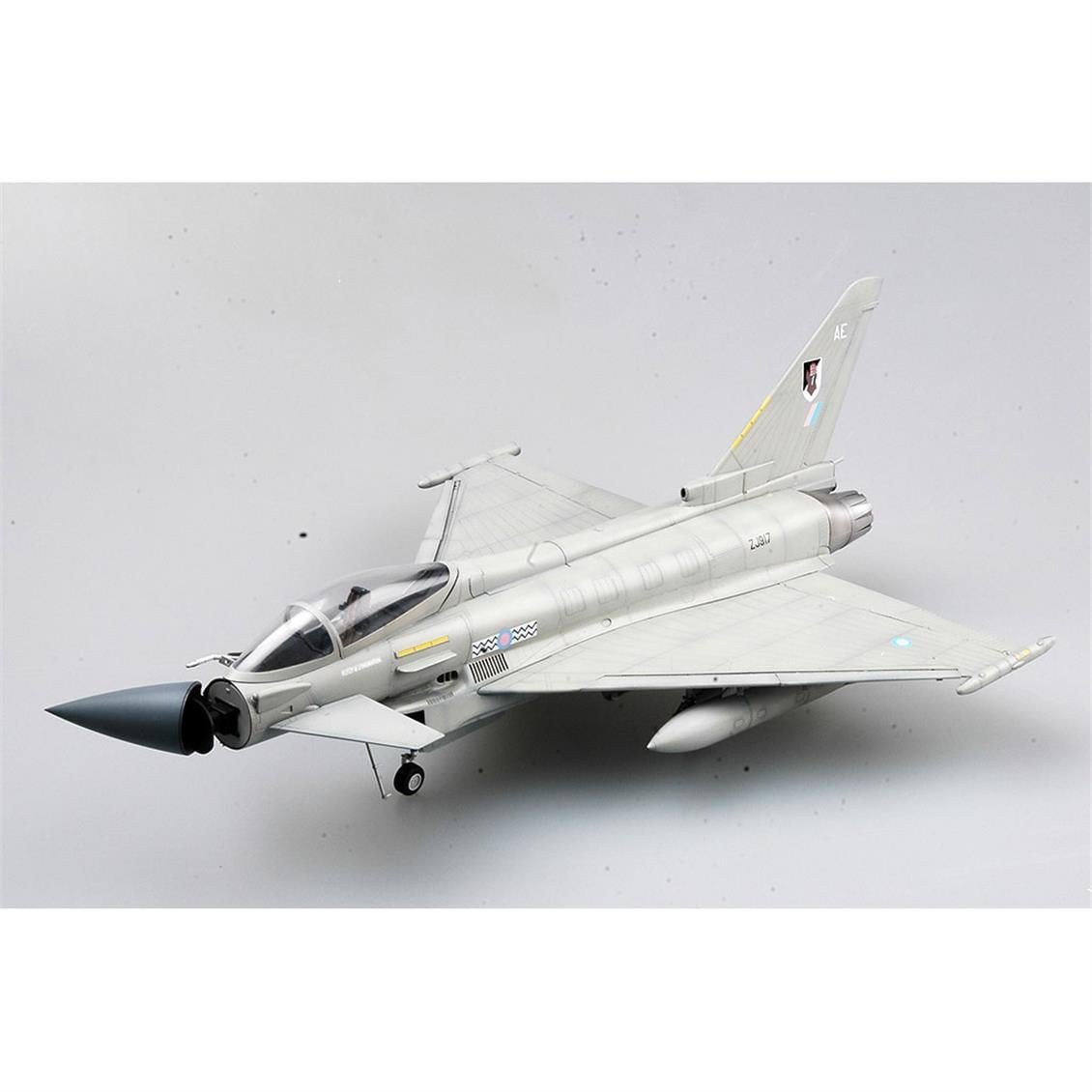 Trumpeter 02278 1/32 Ölçek, EF-2000A Eurofighter Typhoon, Savaş Uçağı, Plastik model Kiti