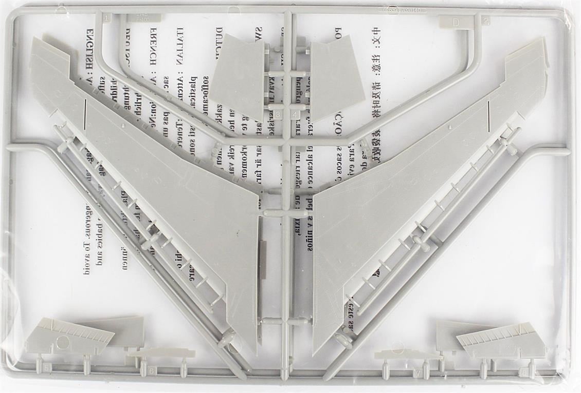 Trumpeter 02839 1/48 Ölçek, F-100D Super Sabre Savaş Uçağı Plastik Model Kiti