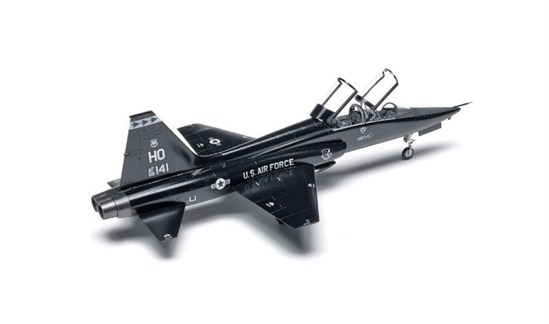 Trumpeter 02852 1/48 Ölçek, T-38A Talon Eğitim Uçağı Plastik Model Kiti