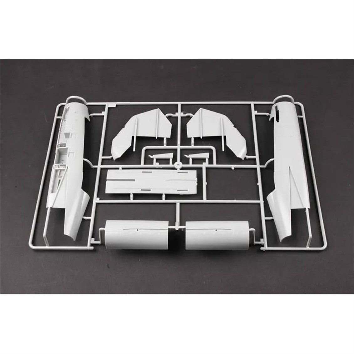 Trumpeter 03201 1/32 Ölçek, F-14A Tomcat, Savaş Uçağı Plastik Model Kiti