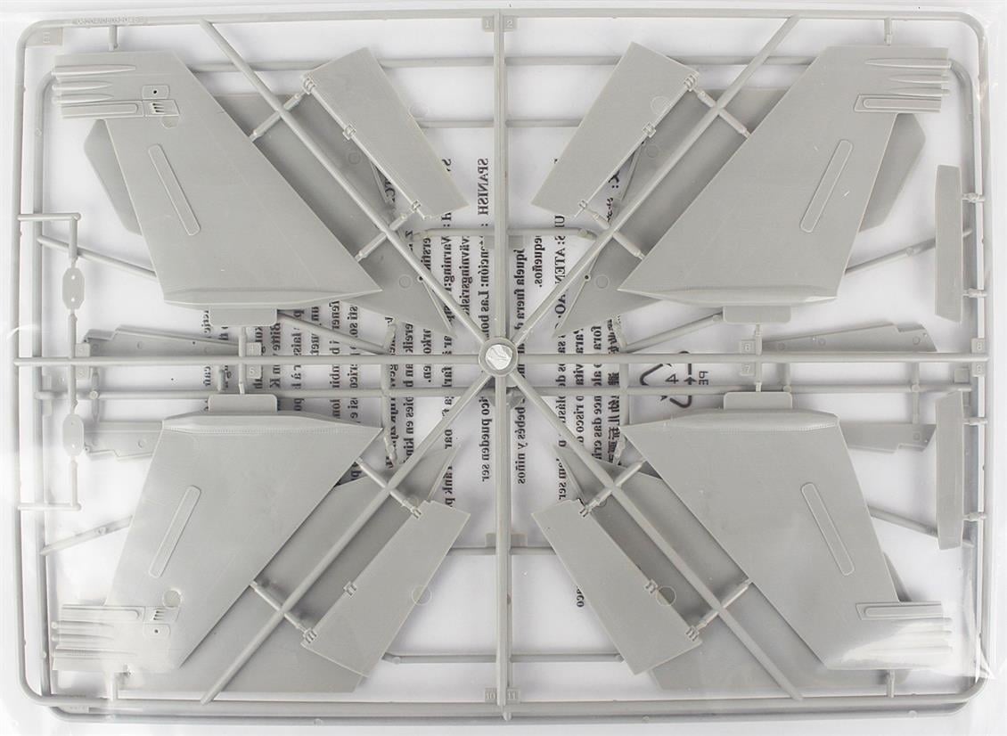 Trumpeter 03205 1/32 Ölçek, F/A-18F Süper Hornet Savaş Uçağı Plastik Model Kiti