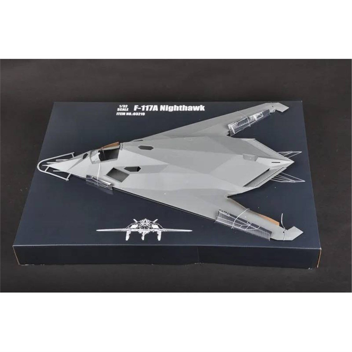 Trumpeter 03219 1/32 Ölçek, F-117A Nighthawk, Savaş Uçağı Plastik Model Kiti