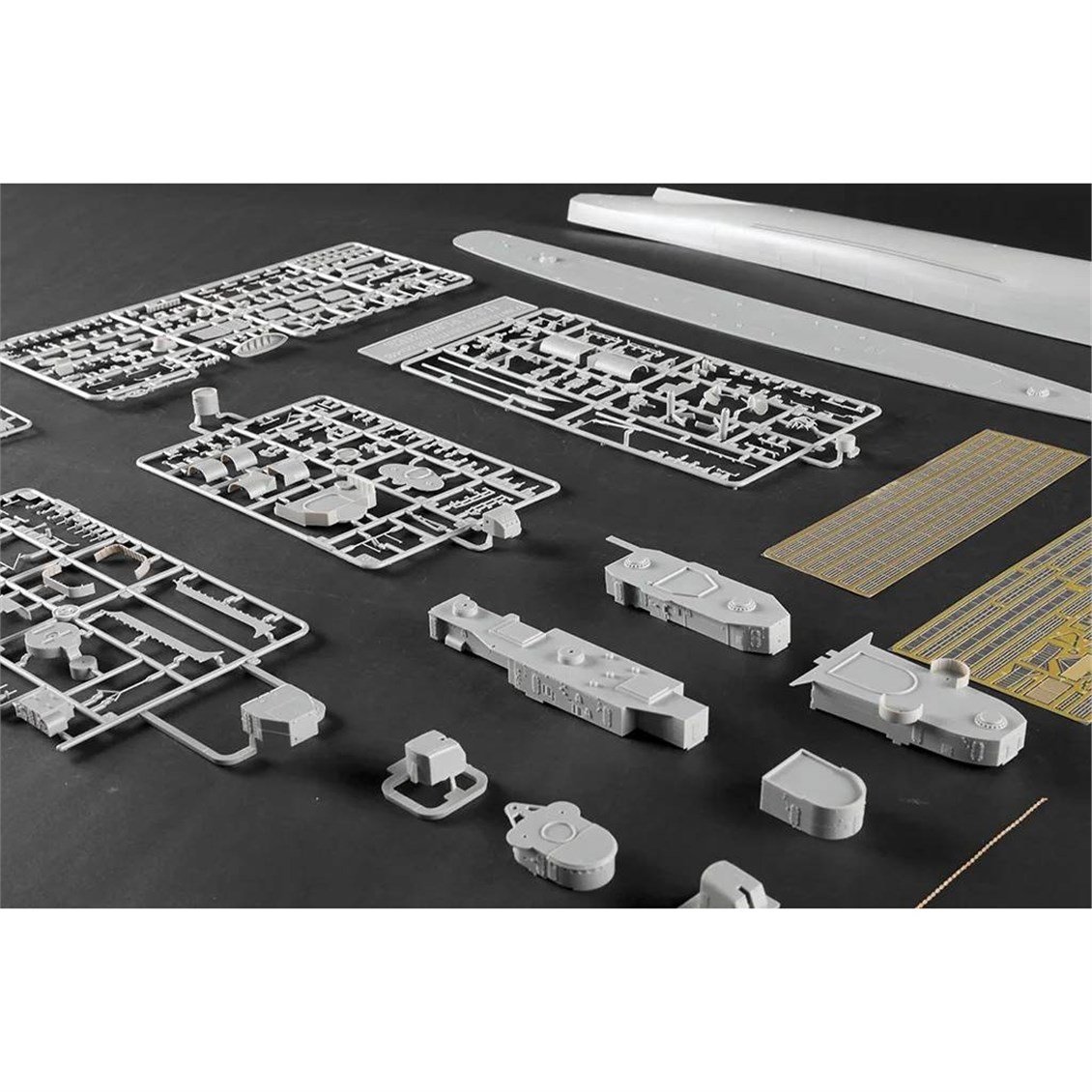 Trumpeter 03723 1/200 Ölçek, USS Fletcher DD-445, Destroyer Plastik Model Kiti