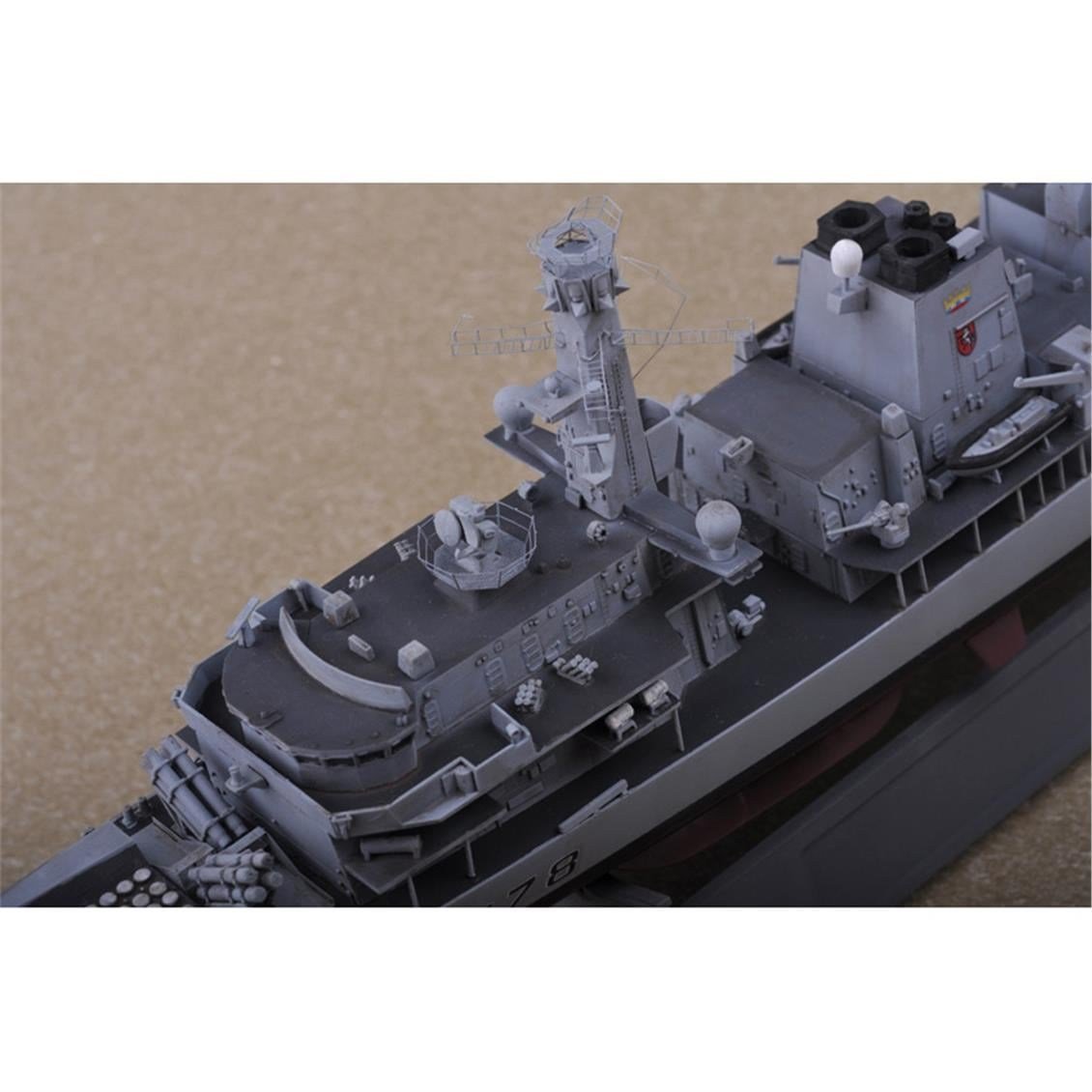Trumpeter 04544 1/350 Ölçek, HMS Tip 23  Kent (F78) Fırkateyni, Plastik Model Kiti