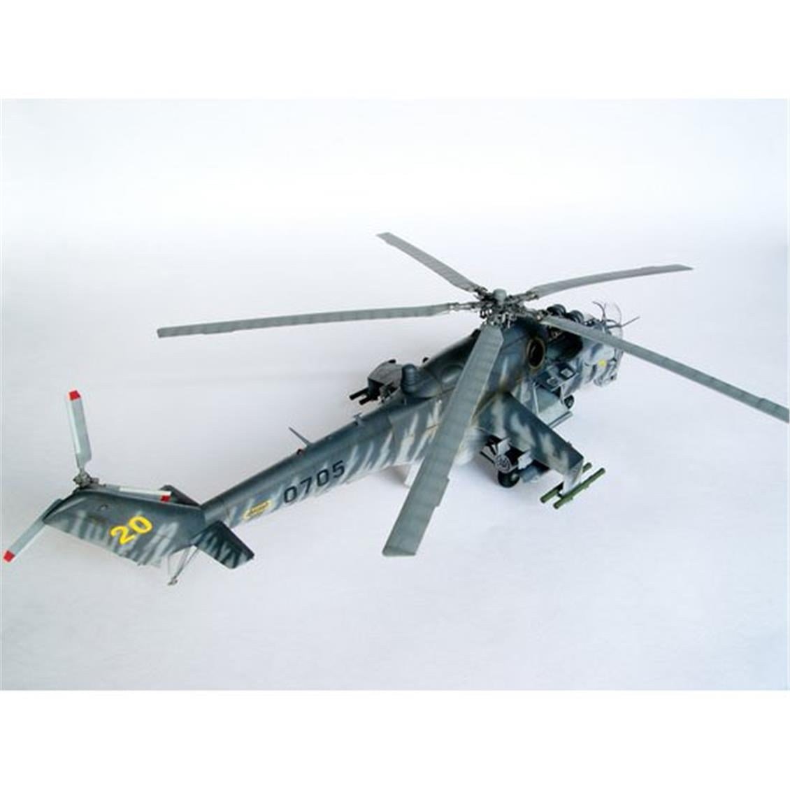Trumpeter 05103 1/35 Ölçek, Mil Mi-24V Hind-E Helikopter, Plastik Model Kiti