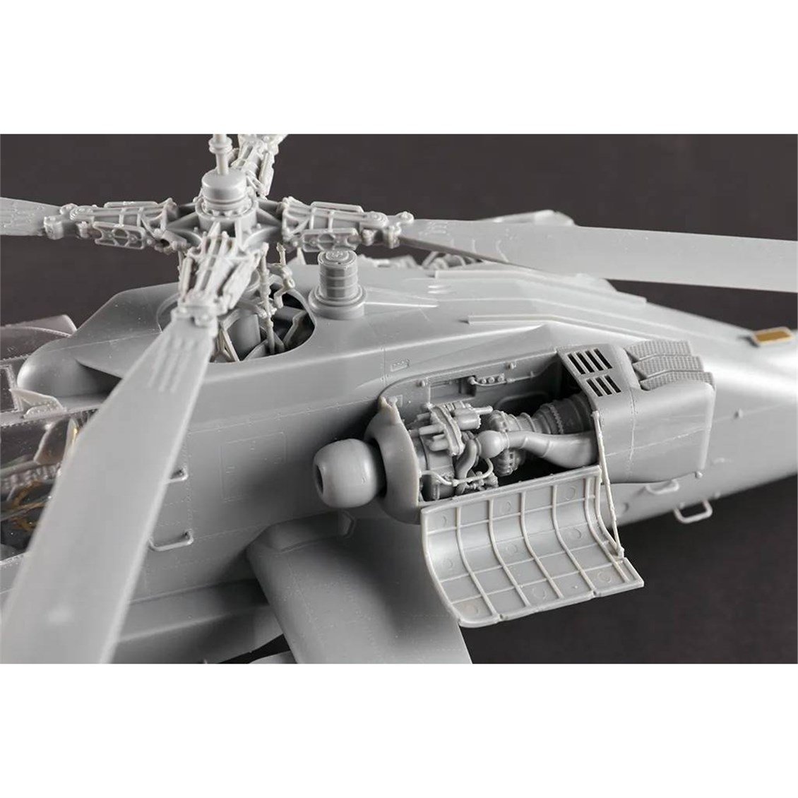 Trumpeter 05115 1/35 Ölçek, AH-64A Apache (Geç Dönem), Askeri Helikopter Plastik Model Kiti