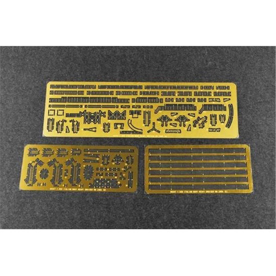 Trumpeter 05347 1/350 Ölçek, Italyan Zara, Ağır Kruvazör Plastik Model Kiti