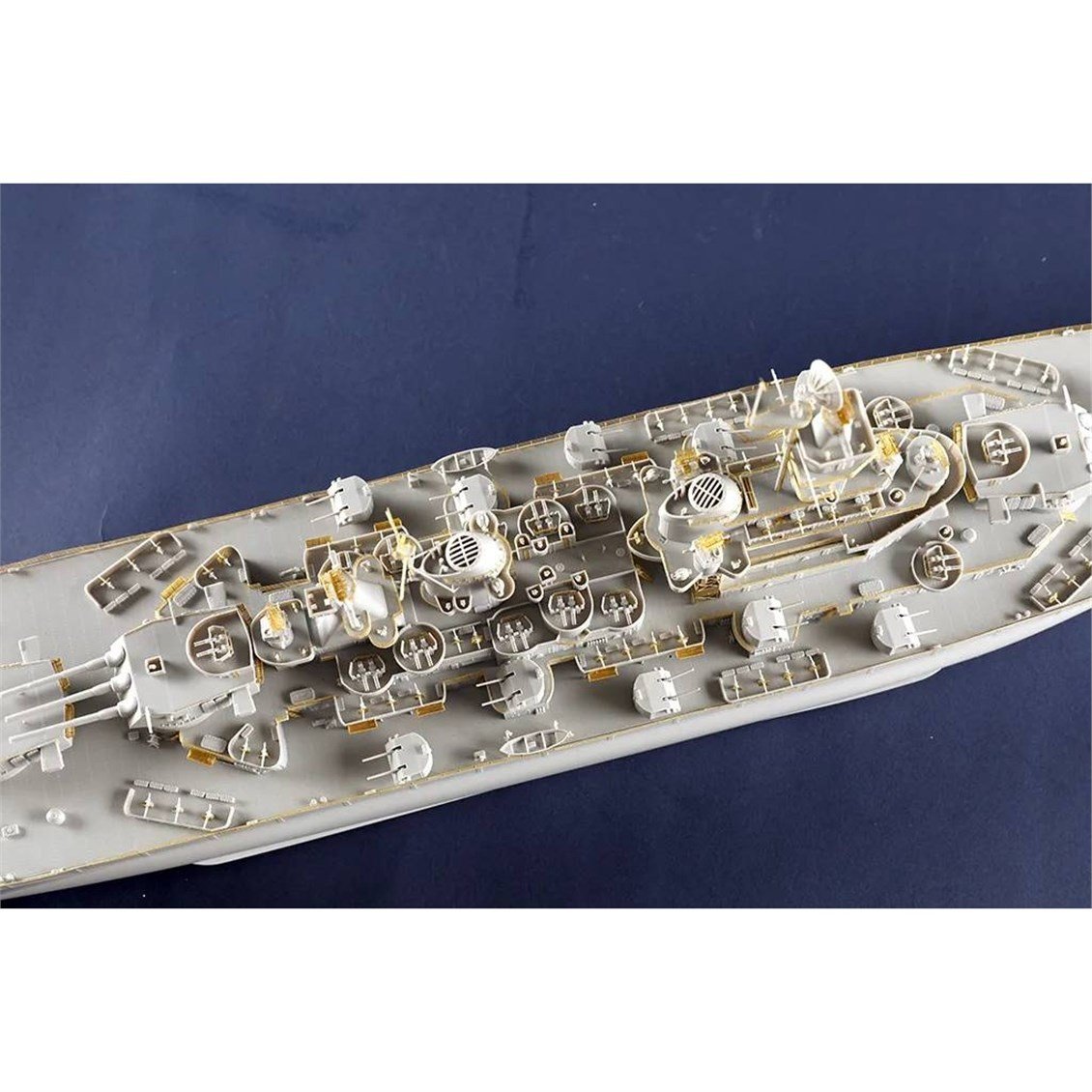 Trumpeter 05372 1/350 Ölçek, USS BB-67, Montana Sınıfı Savaş Gemisi Plastik Model Kiti