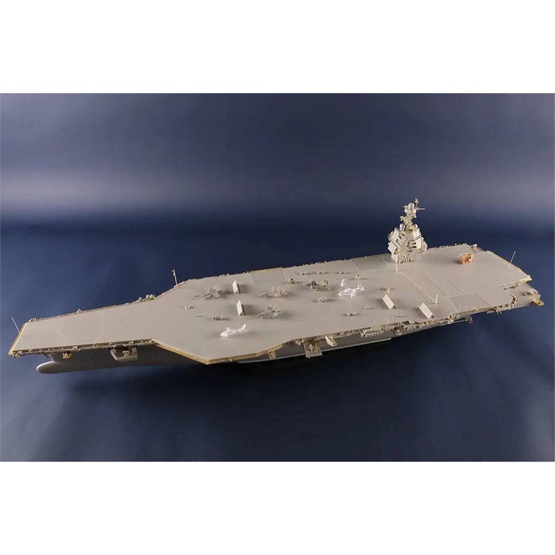 Trumpeter 05638 1/350 Ölçek, USS  Gerald R.Ford CVN-78, Uçak Gemisi Plastik Model Kiti