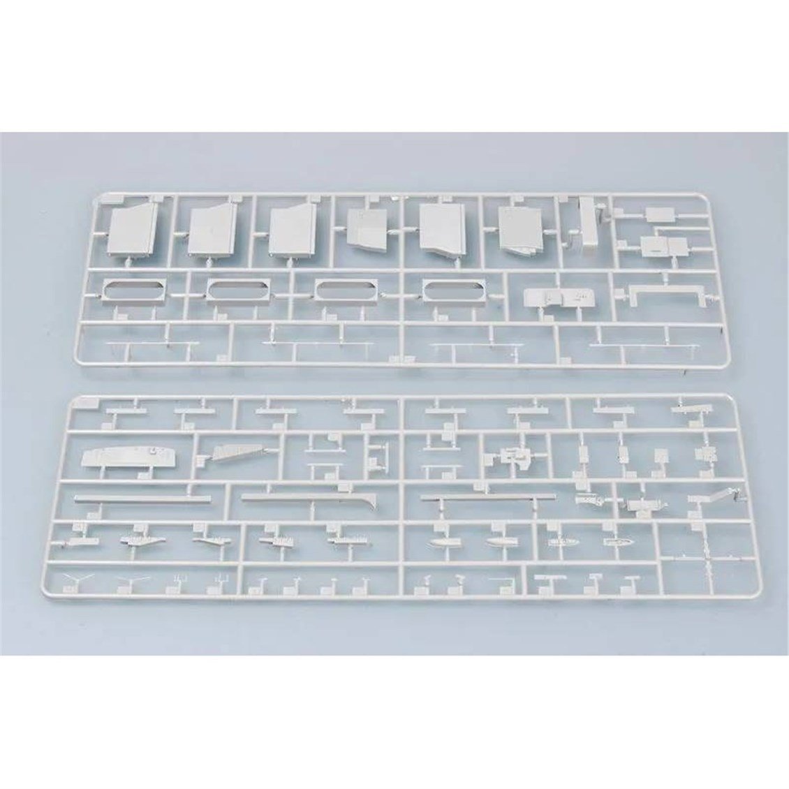 Trumpeter 05732 1/700 Ölçek, Abraham Lincoln CVN-72, Uçak Gemisi Plastik Model Kiti