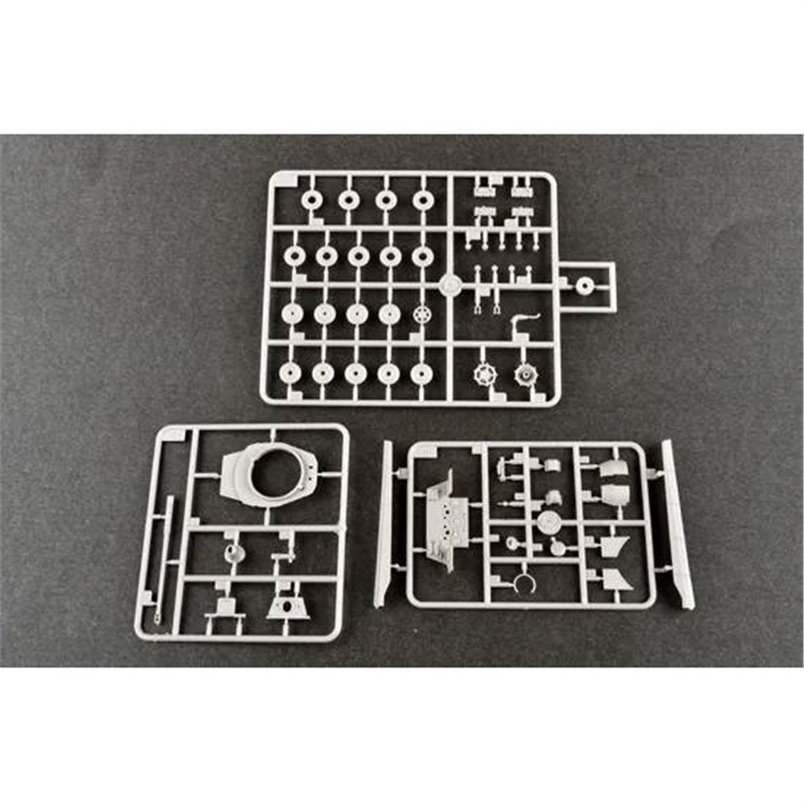 Trumpeter 07160 1/72 Ölçek, Alman King Tiger (Henschel turret) ve 105mm kwk L/65 Ana Muharebe Tankı, Plastik Model Kiti