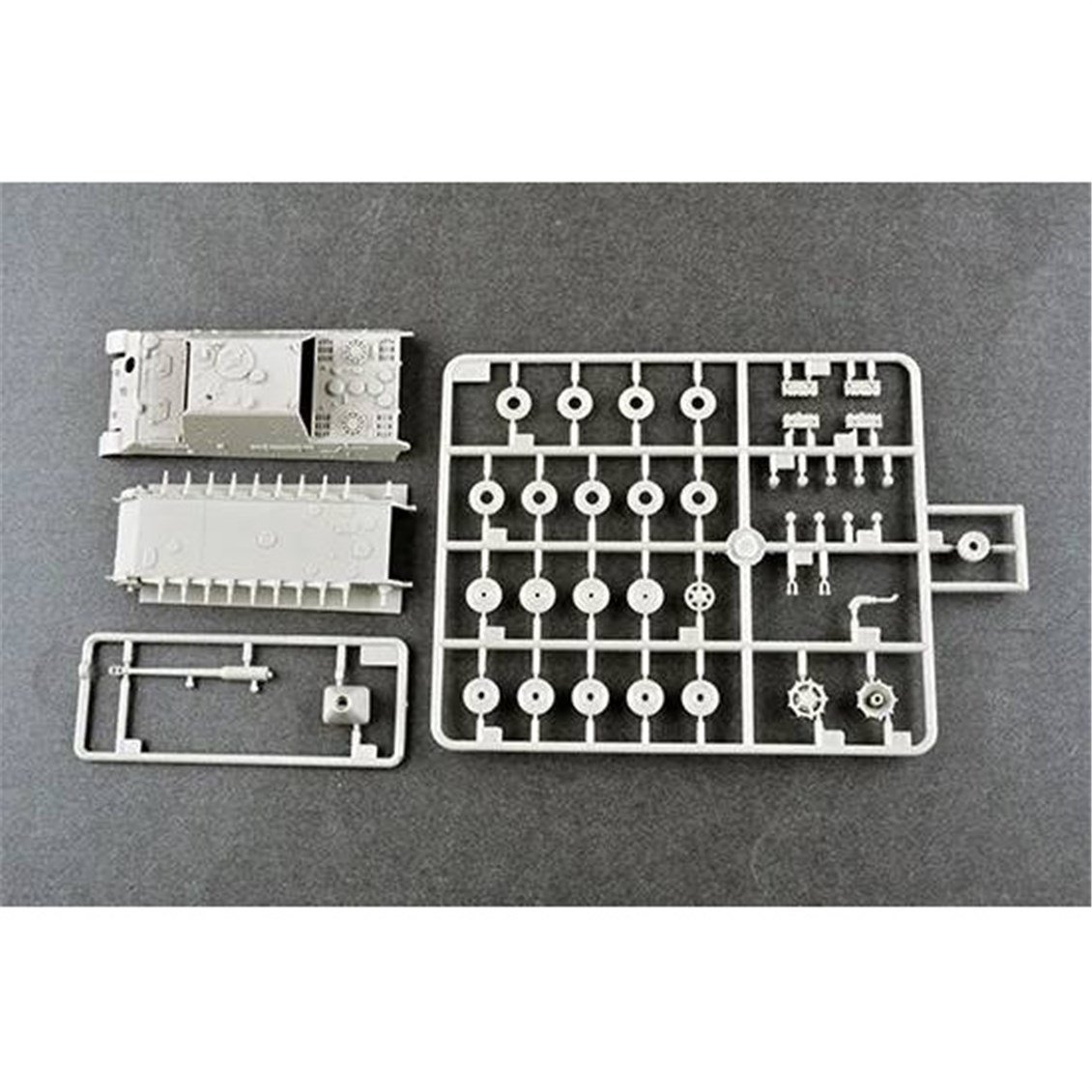 Trumpeter 07166 1/72 Ölçek, Alman JagdTiger ve 88mm /L71 Ana Muharebe Tankı, Plastik Model Kiti
