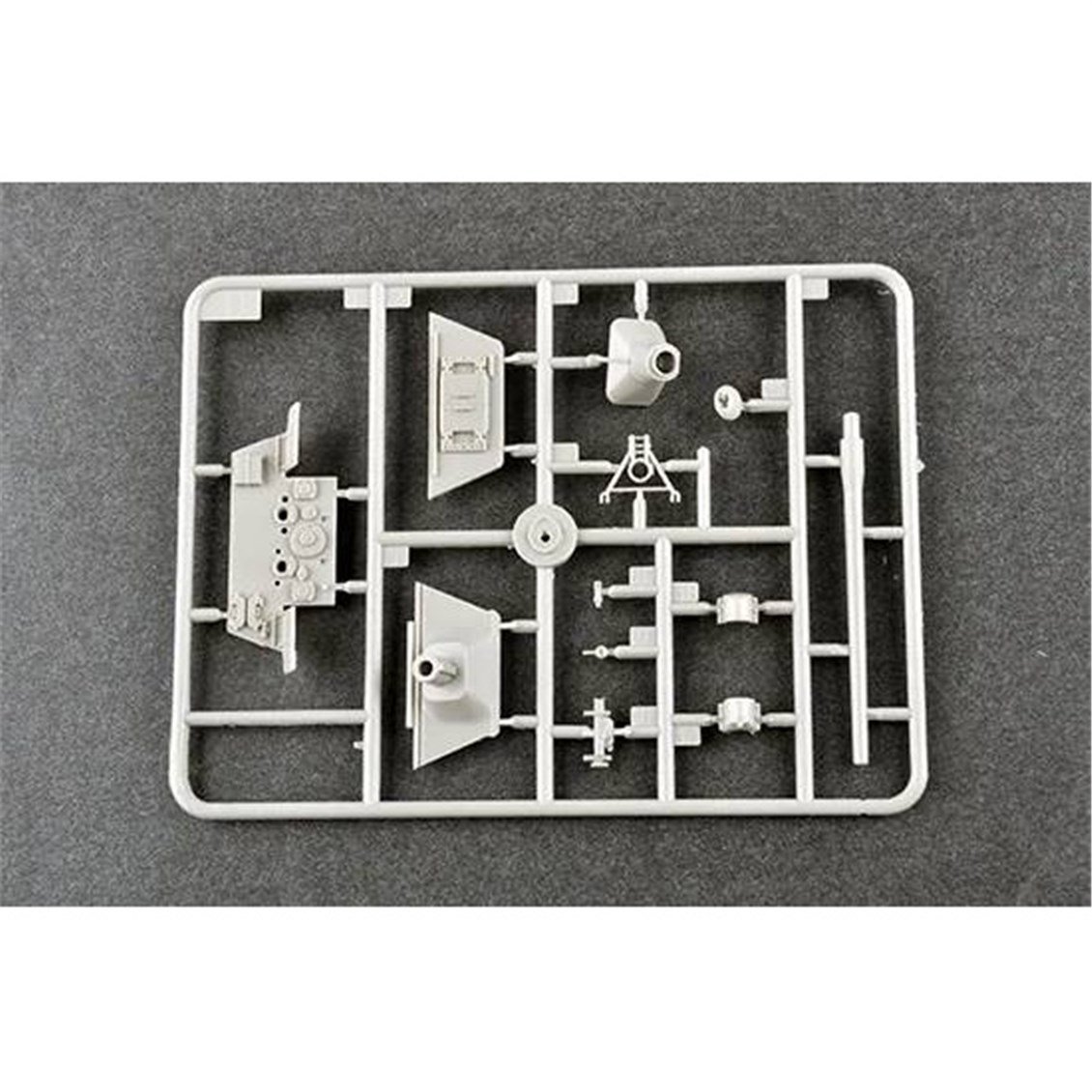 Trumpeter 07166 1/72 Ölçek, Alman JagdTiger ve 88mm /L71 Ana Muharebe Tankı, Plastik Model Kiti