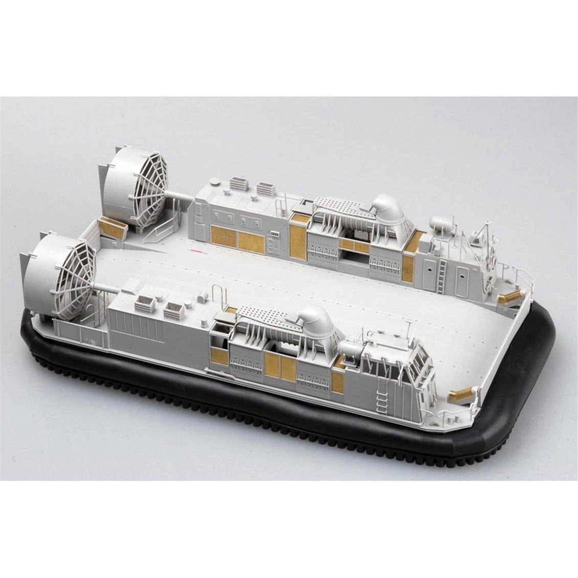 Trumpeter 07302 1/72 Ölçek, Hovercraft (LCAC) Çıkartma Gemisi, Plastik Model Kiti