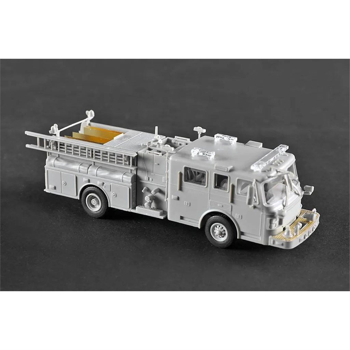 Trumpeter 07445 1/72 Ölçek, American LaFrance Eagle, İtfaiye Aracı Plastik Model Kiti