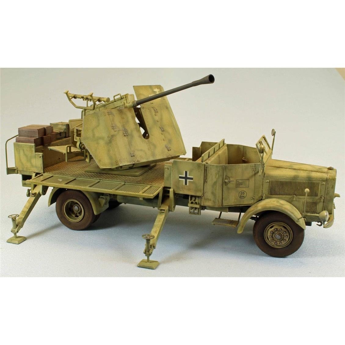 Trumpeter 09595 1/35 Ölçek, L4500A ve 5cm Flak 41-II Askeri Aracı,Plastik Model Kiti