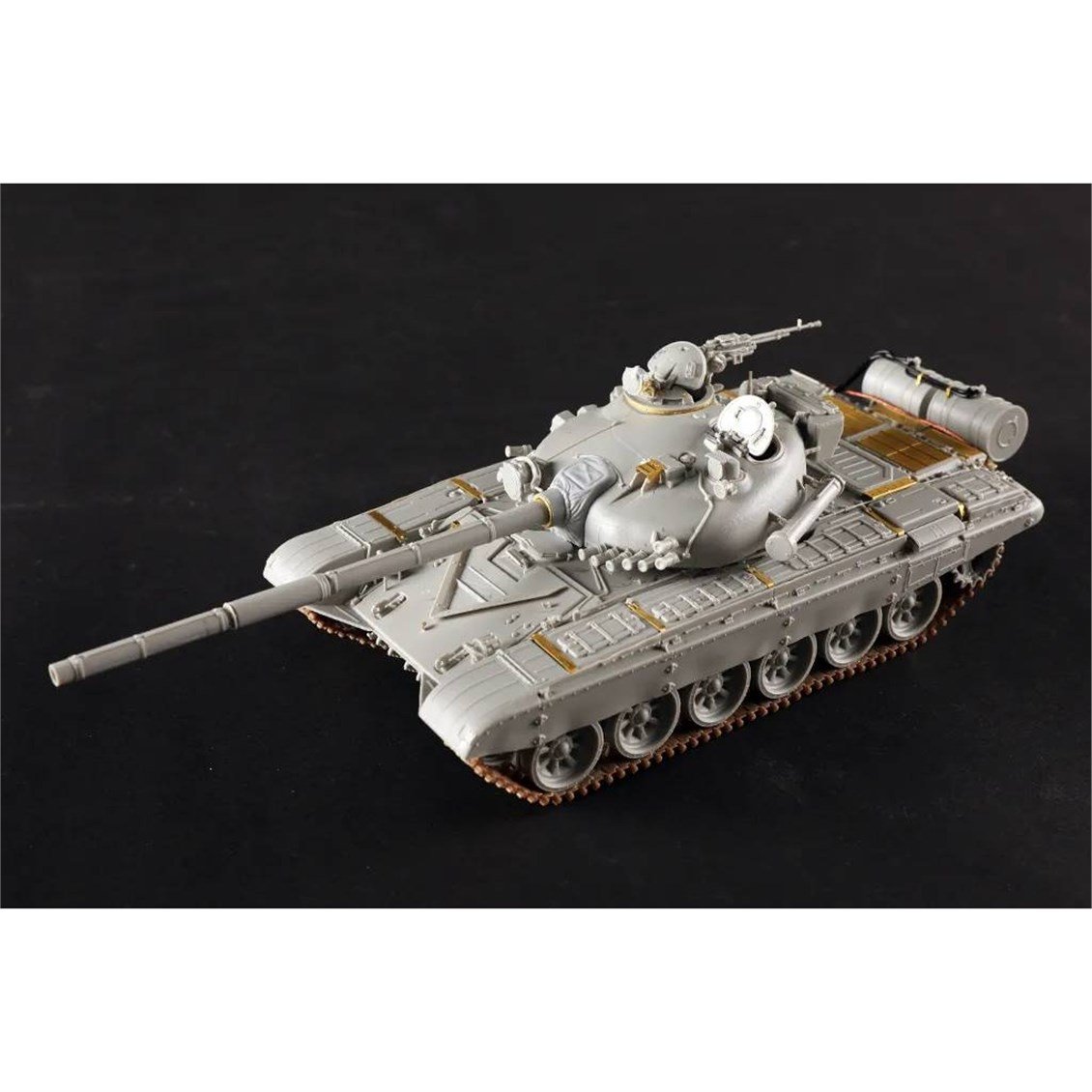 Trumpeter 09604 1/35 Ölçek, T-72M1 MBT, Ana Muharebe Tankı Plastik Model Kiti