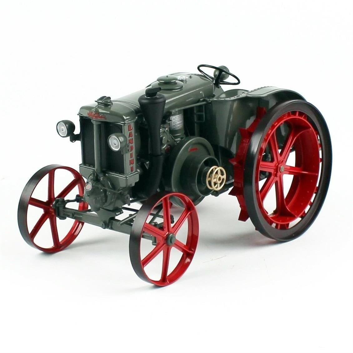 Universal Hobbies UH2706 1/16 Ölçek, Süper Landini Klasik Traktör, Sergilemeye Hazır Metal Tarımsal Makina Modeli