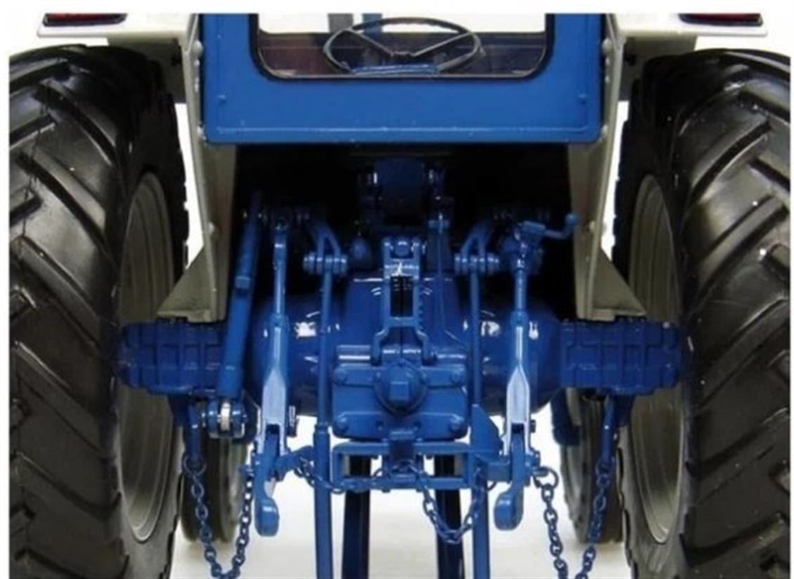 Universal Hobbies UH2798 1/16 Ölçek, Ford 7000, Sürücü Kabinli Traktör, Sergilemeye Hazır Metal Tarımsal Makina Modeli