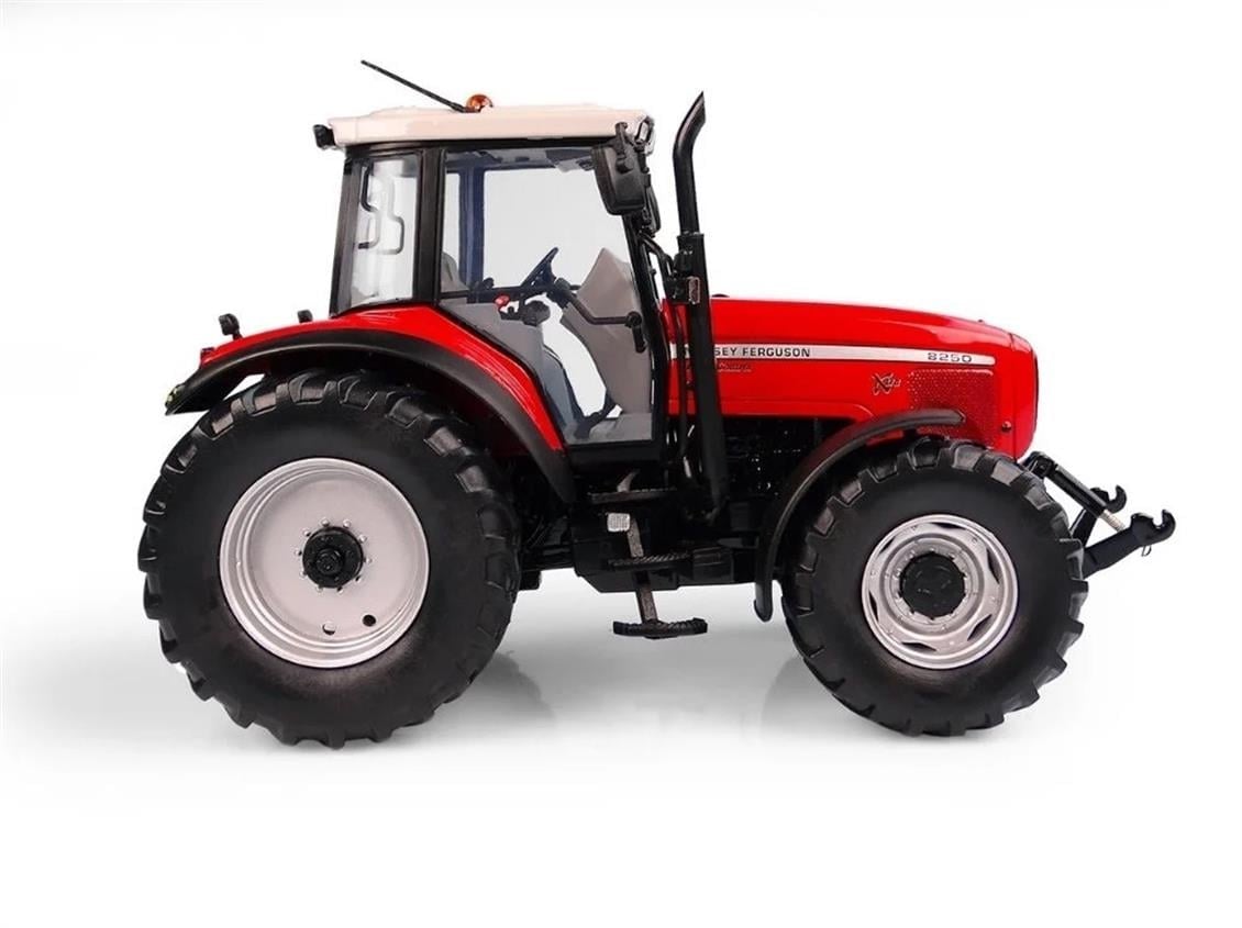 Universal Hobbies UH6257 1/32 Ölçek, Massey Ferguson 8250 Xtra Traktör, Sergilemeye Hazır Metal Tarımsal Makina Modeli