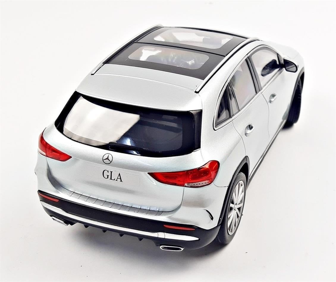 Z Models B66961036 1/18 Ölçek, Mercedes Benz GLA (H247) 2020, Iridium Silver, Sergilemeye Hazır Metal Araba Modeli