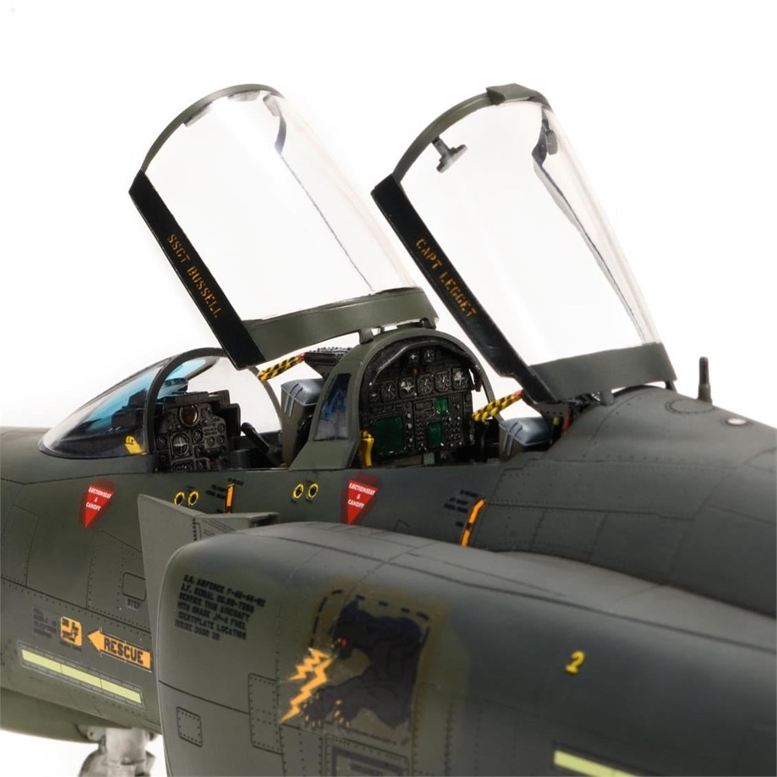 Zoukei Mura SWS48-14 1/48 Ölçek, F-4G Phantom II (Wild Weasel V) Savaş Uçağı, Plastik Model kiti
