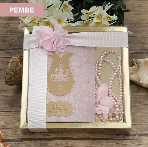 Hediyelik Kadife Kur'an-ı Kerim, İnci Tesbih, Gold Asetat Kutulu (20×20) Dini Set