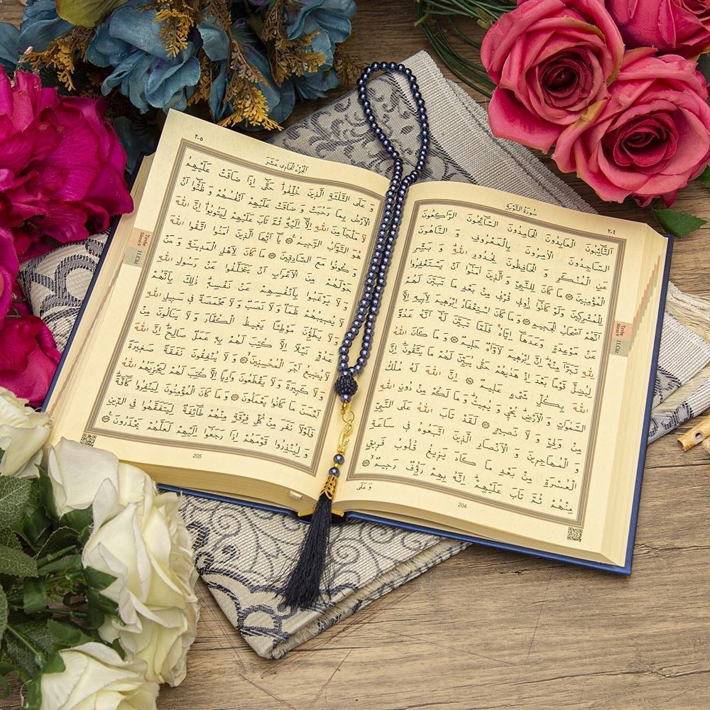 Hediyelik Kuran-ı Kerim, İnci Tesbih, Seccade, Asetat Kutulu(25X18 cm) Mevlid Paketi-Lacivert