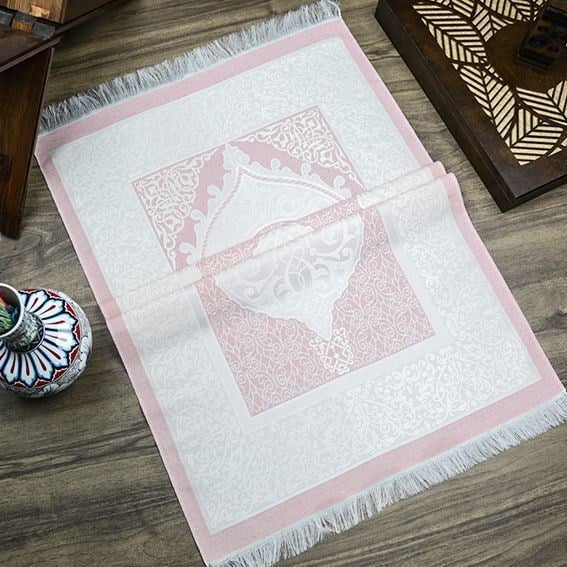 Hediyelik Kuran-ı Kerim, İnci Tesbih, Seccade, Asetat Kutulu(25X18 cm) Mevlid Paketi- Bebe Pembesi